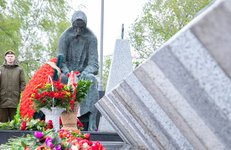 Представители концерна «Белнефтехим» почтили память жертв Великой Отечественной войны 