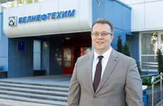 С Днем химика работников и ветеранов отрасли поздравляет Илья Икан