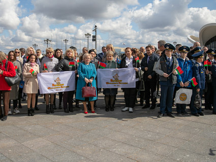 ОБЪЕДИНЯЯ ЛУЧШИХ