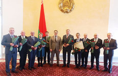 Александр Турчин вручил нефтехимикам медали «За трудовые заслуги»