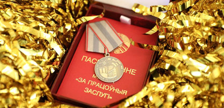 Медали «За трудовые заслуги» удостоен работник завода «Полимир» ОАО «Нафтан»