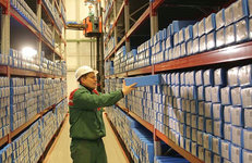 НАУКА ДОБЫВАТЬ ЗОЛОТО ... ЧЕРНОЕ: БелНИПИнефть 50 лет!