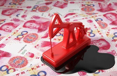 КАК ФЬЮЧЕРС ВСТРЕТИЛСЯ С ЮАНЕМ: нефть нащупывает новые инструменты на мировом рынке