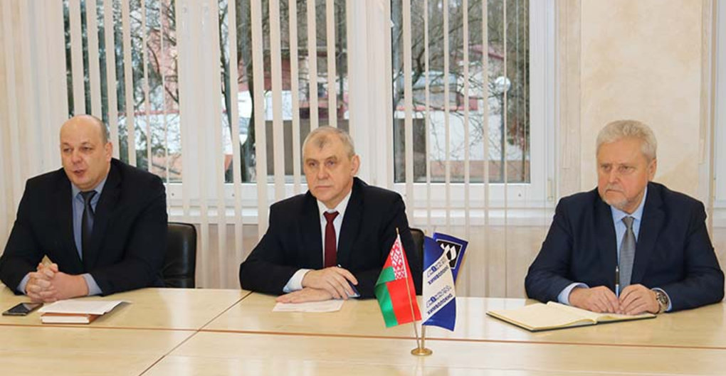 Чем опасны лайки: технику безопасности в соцсетях обсудили в ОАО «СветлогорскХимволокно»