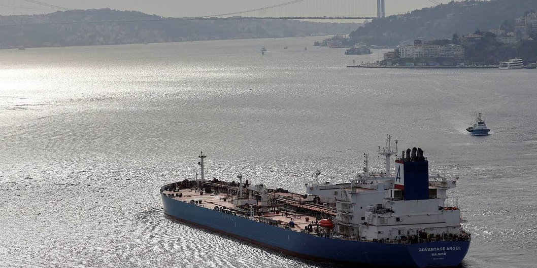 Турция потребует подтверждать страховку танкеров с нефтепродуктами