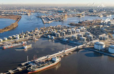 «Петербургский нефтяной терминал» ожидает обвала поставок топлива из-за мирового карантина