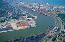 Латвия может создать государственный терминал для поставок нефти в Беларусь