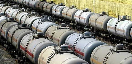 В Казахстане продлен запрет на вывоз нефтепродуктов автотранспортом