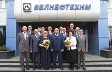 СПАСИБО ЗА ТРУД! — Вручение медалей «За трудовые заслуги» работникам нефтехимической отрасли страны