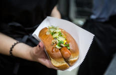 АКЦИЯ НА АЗС «БЕЛОРУСНЕФТЬ»: c вас заправка – с нас хот-дог!