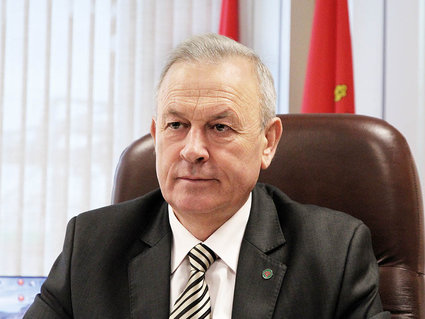 ЛЕГКО ЛИ БЫТЬ НАРОДНЫМ?