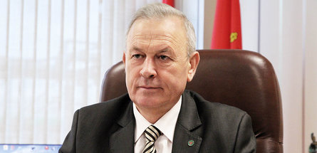 ЛЕГКО ЛИ БЫТЬ НАРОДНЫМ?