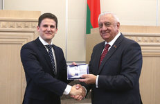 НА ПЕРЕДОВОЙ ПОЗИЦИИ РЫНКА