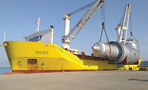 ЧЕТЫРЕ МОРЯ И ДНЕПРОВСКИЕ ПОРОГИ преодолело крупногабаритное оборудование для ОАО «Мозырский НПЗ»