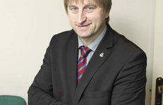 ХОЧЕШЬ БЫТЬ ПЕРВЫМ — ВПЕРЕД И ВВЕРХ!