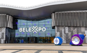 Мини-грядки с отечественными удобрениями, шашки-шайбы, химические опыты, шинная елка, мини-АЗС — фоторепортаж с выставки «Моя Беларусь»