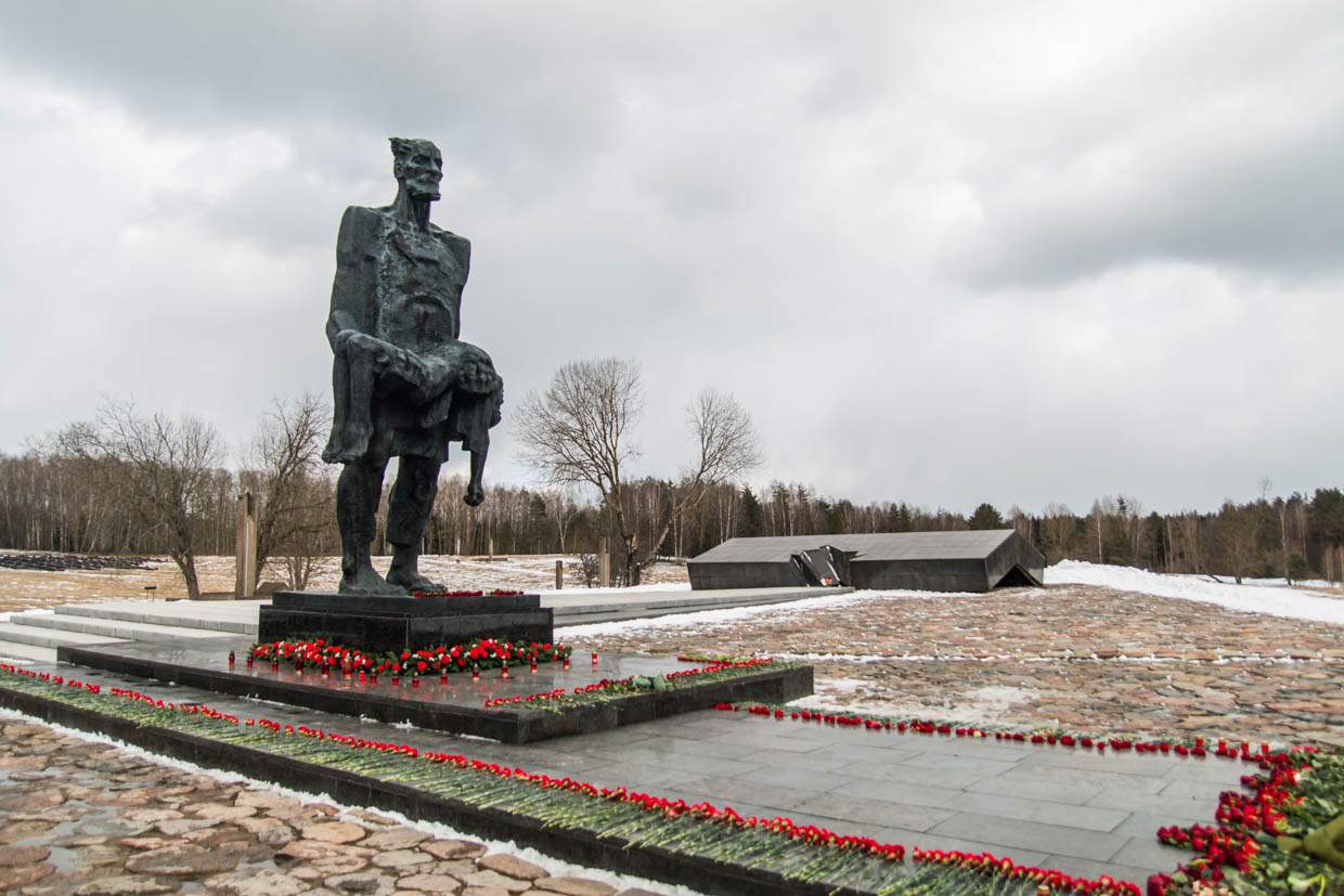 ДЕНЬ, КОГДА СОЖГЛИ ХАТЫНЬ