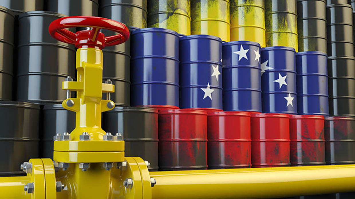 Экспорт нефти из Венесуэлы сократился на треть 