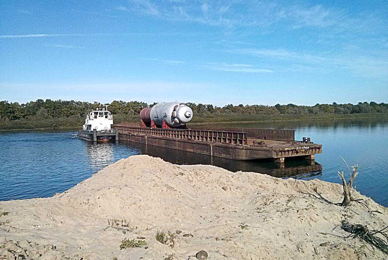 На Мозырский НПЗ доставлено крупногабаритное оборудование для установки каталитического крекинга