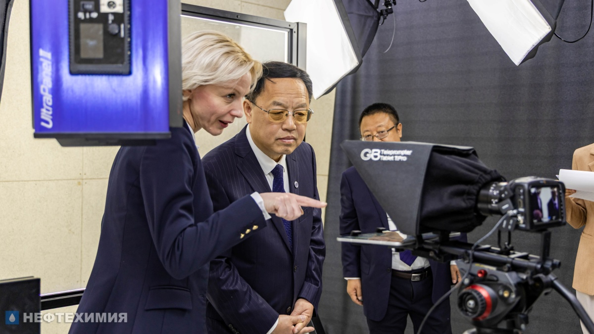 Полоцкий госуниверситет провел форсайт-сессию «Углеводородная энергетика» для коллег из Китая