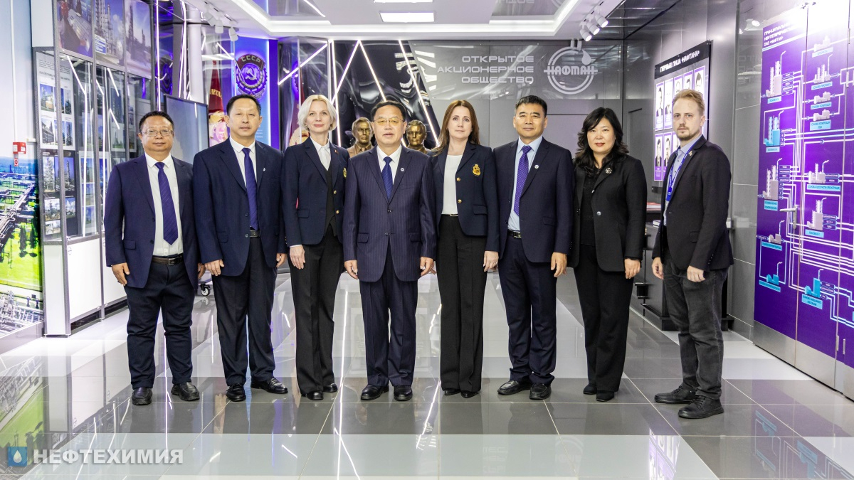 Полоцкий госуниверситет провел форсайт-сессию «Углеводородная энергетика» для коллег из Китая