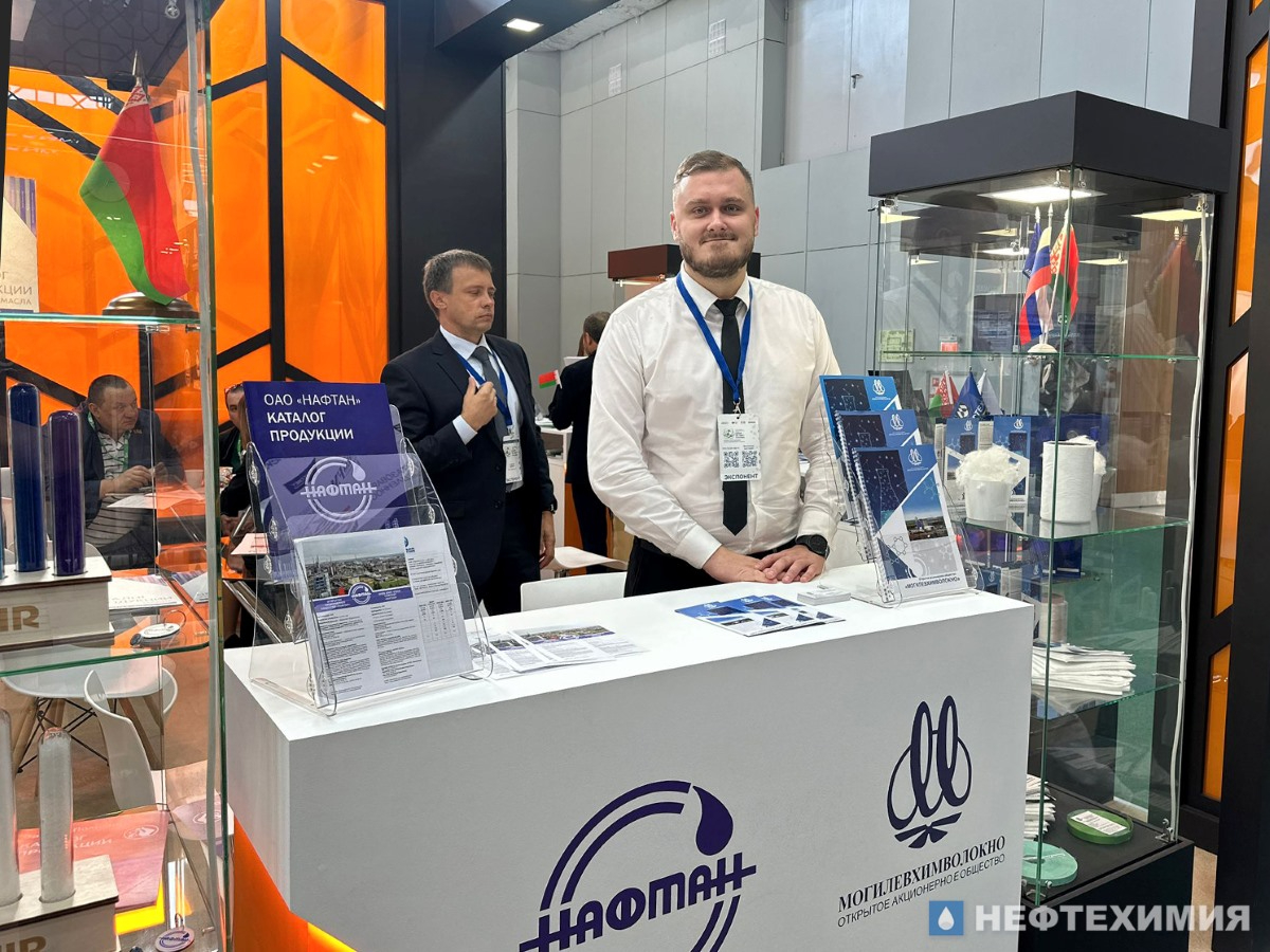 Стенд белорусской нефтехимии на выставке Kazan Oil, Gas & Chemistry посетил Рустам Минниханов 