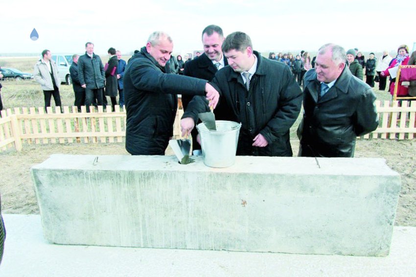 КТО СТРОИТ - ТОТ ЖИВЕТ