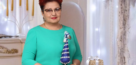 С Новым годом поздравляет председатель РК Белхимпрофсоюза Светлана Клочок