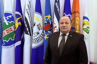 С Новым годом поздравляет председатель РК Белхимпрофсоюза Андрей Жук