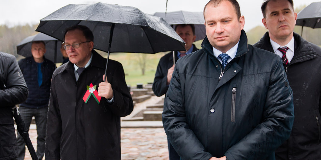 ЭТО НУЖНО ЖИВЫМ