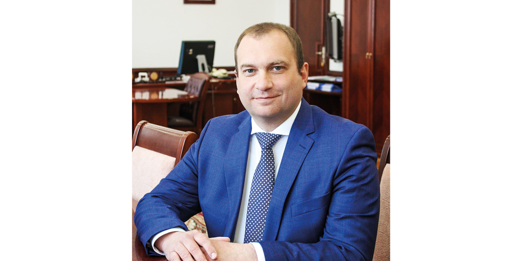 Работников и ветеранов белорусской нефтехимической отрасли поздравляет председатель Белорусского государственного концерна по нефти и химии Андрей Рыбаков