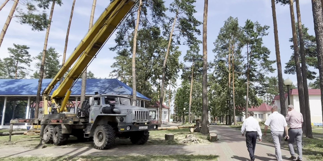 В работах по устранению последствий урагана участвует нефтехимический комплекс страны