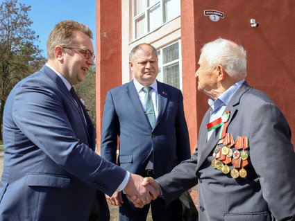 Илья Икан встретился на «Белшине» с 99-летним участником Великой Отечественной войны Иваном Зиминым 