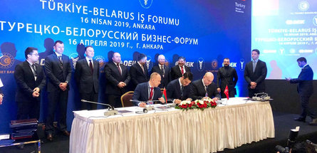 300 млн долларов - сумма заключенных нефтехимических контрактов