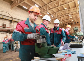 Определен лучший общественный инспектор по охране труда в организациях нефтехимического комплекса