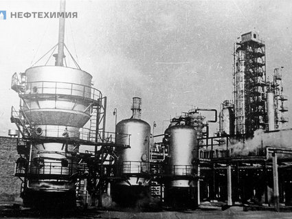 «Нафтану» — 60, или Истоки бензина времени