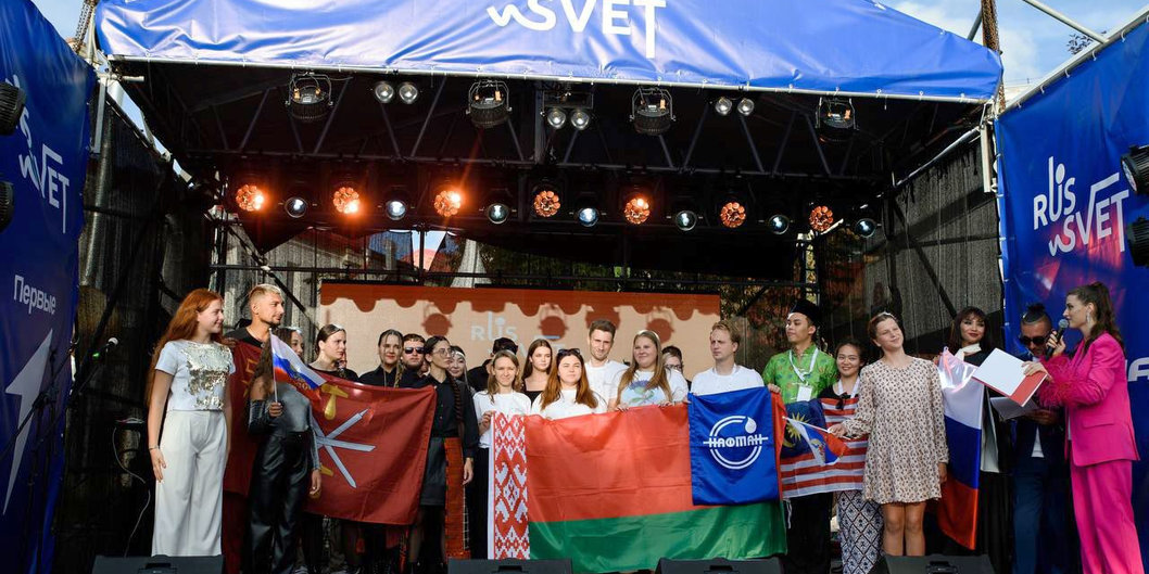 Нафтановцы встречали RUS_SVET во Владивостоке