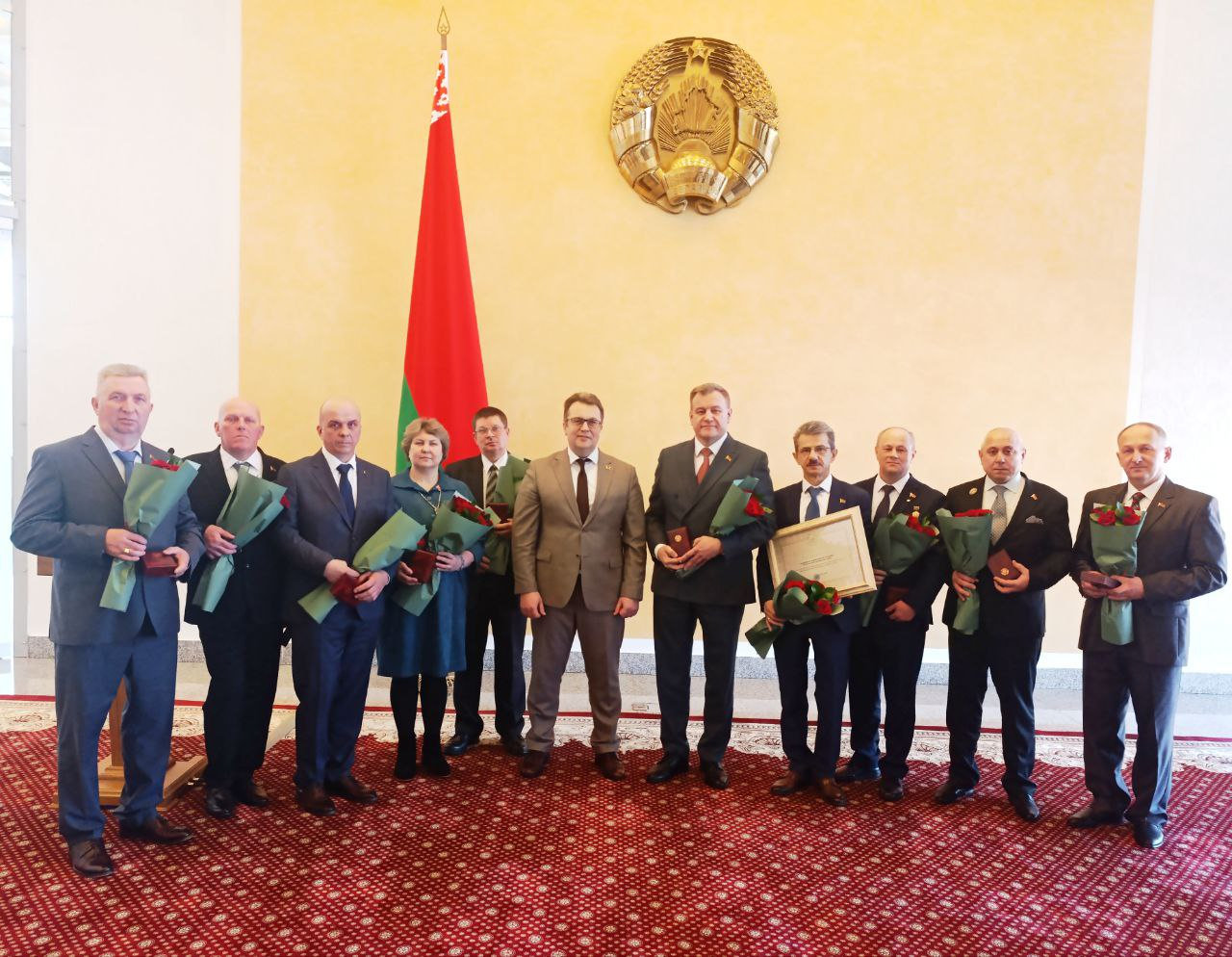 Александр Турчин вручил нефтехимикам медали «За трудовые заслуги»