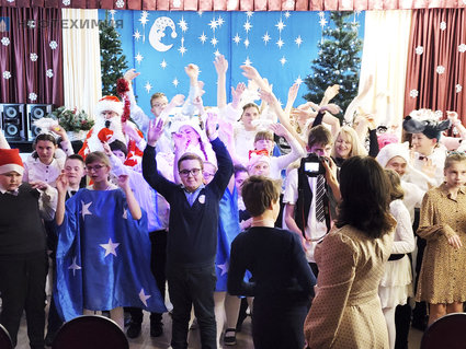 Концерн «Белнефтехим», нефтехимические организации и Белхимпрофсоюз поздравили с Новым годом юных подшефных