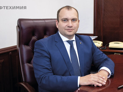 С Новым годом работников и ветеранов нефтехимической отрасли поздравляет председатель концерна «Белнефтехим» Андрей Рыбаков  