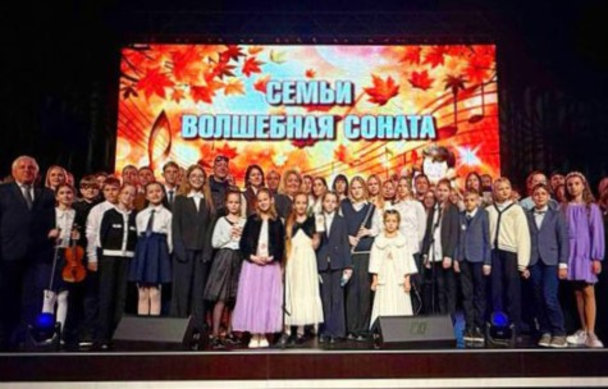 Семейная соната: дети работников «Полимира» и «Нафтана» подарили родителям душевный концерт 