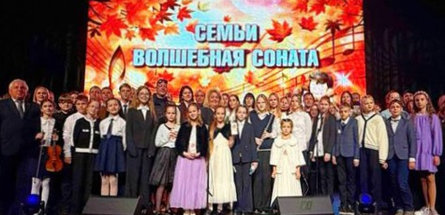 Семейная соната: дети работников «Полимира» и «Нафтана» подарили родителям душевный концерт 