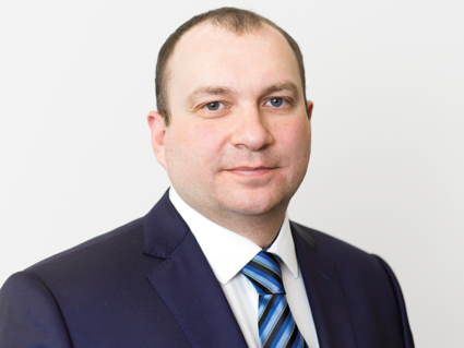 Работников и ветеранов белорусской нефтехимической отрасли поздравляет председатель Белорусского государственного концерна по нефти и химии Андрей Рыбаков