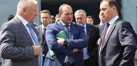 Премьер-министр Беларуси Роман Головченко посетил ОАО «Могилевхимволокно» и встретился с трудовым коллективом предприятия