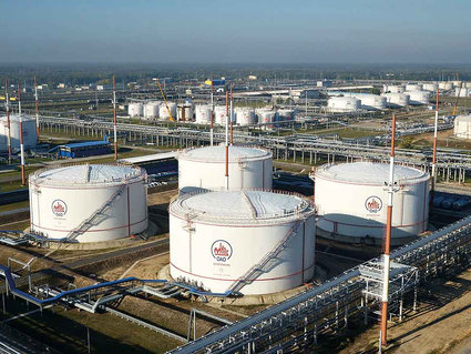 ЗИМА НА ДВОРЕ ИЛИ ЖАРКОЕ ЛЕТО