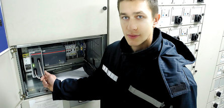 ПЕРЕХОД К ПРОСТОМУ И НАДЕЖНОМУ: замена устаревших ИБП на Мозырском НПЗ