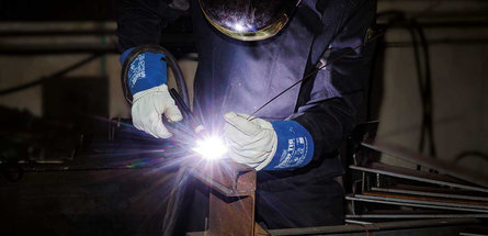 АЖ ИСКРЫ ЛЕТЯТ!