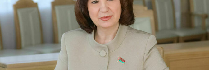 Поздравление с Днем химика работникам и ветеранам отрасли направила Наталья Кочанова