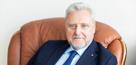 «Есть только миг между прошлым и будущим...»