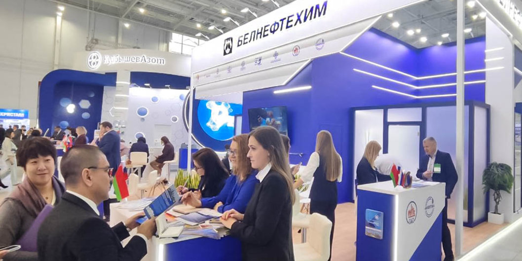 Белорусская нефтехимия представлена на выставке «Химия — 2025» в Москве